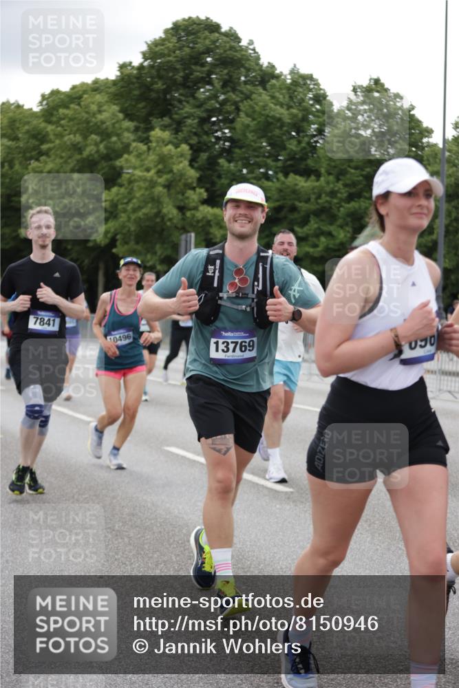 29.06.2025 - hella hamburg halbmarathon Jannik Wohlers http://msf.ph/oto/8150946 29.06.2025 10:51:11 Lombardsbrücke 1617, 1997, 2308, 2484, 2485, 2593, 2736, 2778, 3240, 3991, 4748, 4808, 4878, 5291, 5394, 5716, 5717, 6007, 6091, 6885, 6945, 6947, 6954, 7769, 7841, 7871, 7992, 8125, 8399, 9340, 9462, 9582, 9583, 9763, 10496, 10521, 11034, 11268, 11575, 11875, 11913, 12766, 13079, 13598, 13710, 13769, 15092, 15776, 16595, 16642, 16807, 17641, 19106 meine-sportfotos.de