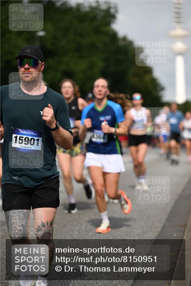 29.06.2025 - hella hamburg halbmarathon Dr. Thomas Lammeyer http://msf.ph/oto/8150951 29.06.2025 10:06:52 Kennedybrücke 1414, 2142, 2685, 2712, 2780, 2819, 3225, 3919, 6166, 6208, 6295, 6752, 6815, 6997, 7323, 7869, 8003, 8364, 8481, 8483, 8624, 8662, 9006, 10128, 10295, 10539, 11191, 11250 meine-sportfotos.de