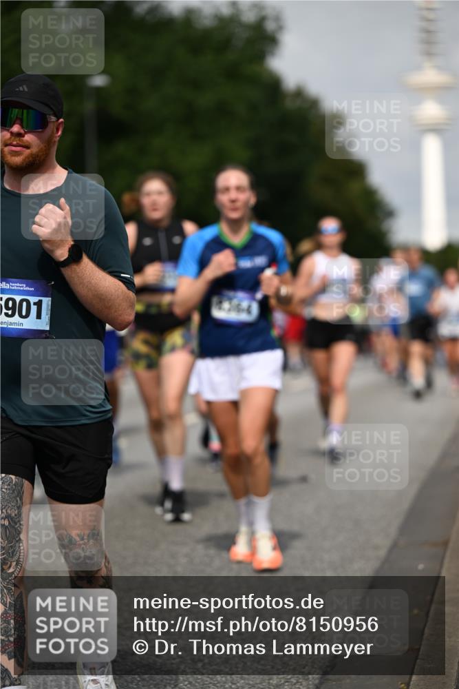 29.06.2025 - hella hamburg halbmarathon Dr. Thomas Lammeyer http://msf.ph/oto/8150956 29.06.2025 10:06:52 Kennedybrücke 1414, 2142, 2685, 2712, 2780, 2819, 3225, 3919, 6166, 6208, 6295, 6752, 6815, 6997, 7323, 7869, 8003, 8364, 8481, 8483, 8624, 8662, 9006, 10128, 10295, 10539, 11191, 11250 meine-sportfotos.de