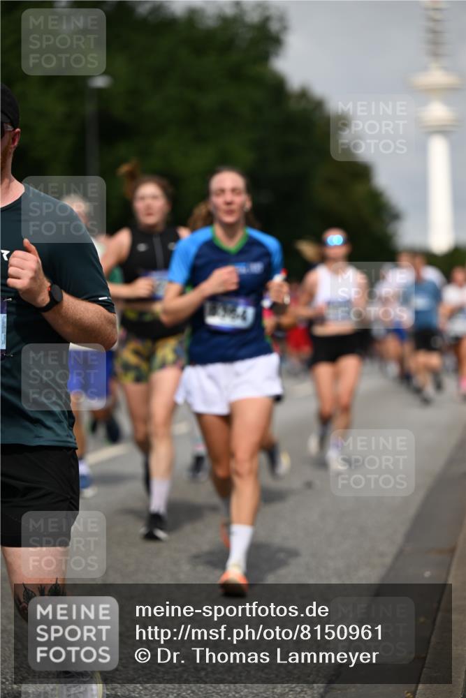 29.06.2025 - hella hamburg halbmarathon Dr. Thomas Lammeyer http://msf.ph/oto/8150961 29.06.2025 10:06:53 Kennedybrücke 1414, 2142, 2685, 2712, 2780, 2819, 3225, 3919, 5734, 6166, 6208, 6295, 6752, 6815, 6997, 7323, 7869, 8003, 8364, 8481, 8483, 8624, 8662, 9006, 10128, 10295, 10539, 11191, 11250 meine-sportfotos.de