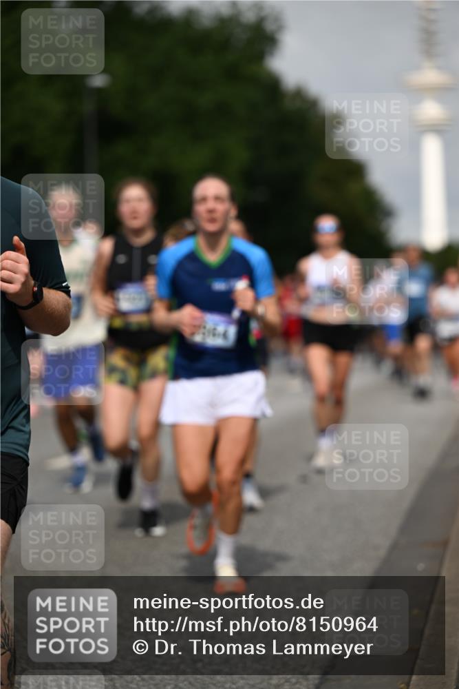 29.06.2025 - hella hamburg halbmarathon Dr. Thomas Lammeyer http://msf.ph/oto/8150964 29.06.2025 10:06:53 Kennedybrücke 1414, 2142, 2685, 2712, 2780, 2819, 3225, 3919, 5734, 6166, 6208, 6295, 6752, 6815, 6997, 7323, 7869, 8003, 8364, 8481, 8483, 8624, 8662, 9006, 10128, 10295, 10539, 11191, 11250 meine-sportfotos.de