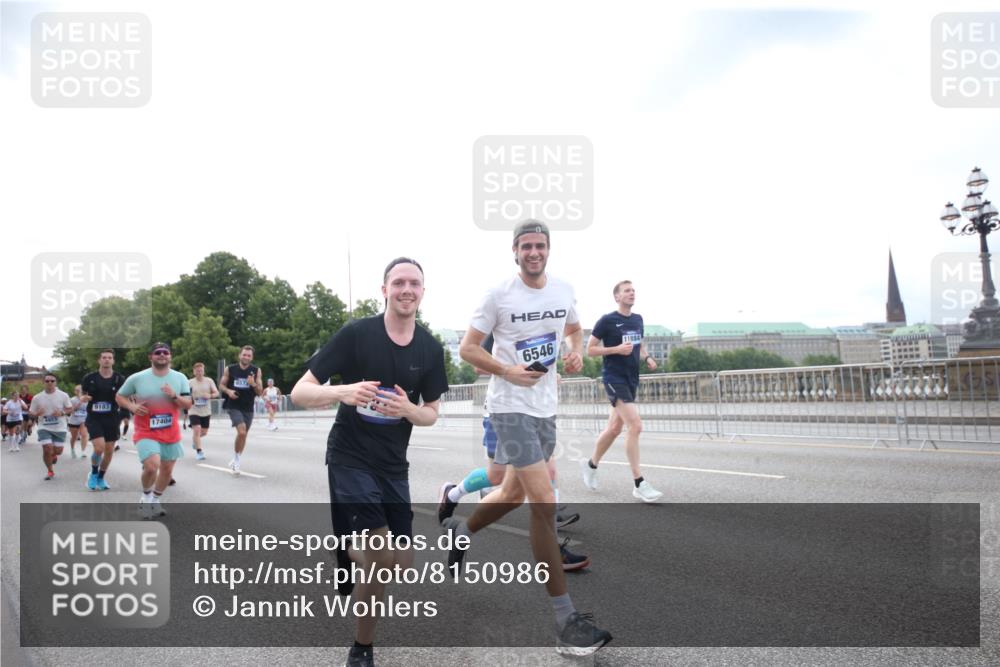 29.06.2025 - hella hamburg halbmarathon Jannik Wohlers http://msf.ph/oto/8150986 29.06.2025 10:31:10 Lombardsbrücke 1235, 1844, 1879, 3396, 3397, 3424, 3571, 3681, 4953, 5165, 5846, 5965, 6078, 6546, 6573, 6640, 7772, 8806, 9104, 9183, 9812, 9882, 9883, 10240, 10421, 10435, 10586, 11178, 11587, 12381, 12758, 13724, 15024, 15222, 15575, 16541, 16978, 17043, 17362, 17404, 17517, 17706, 17989, 18507, 18613, 18672, 18883, 18943, 19068, 19233 meine-sportfotos.de