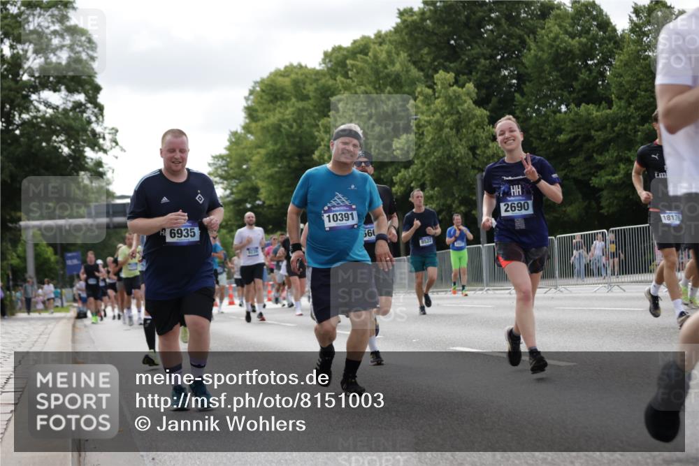 29.06.2025 - hella hamburg halbmarathon Jannik Wohlers http://msf.ph/oto/8151003 29.06.2025 10:14:26 Lombardsbrücke 1071, 1379, 1575, 1728, 2046, 2601, 2690, 3025, 3454, 3691, 4641, 5191, 5608, 5981, 6935, 7195, 7439, 8055, 8239, 8522, 8563, 8755, 8854, 9173, 9556, 9663, 9709, 10391, 10717, 10963, 11611, 11643, 12901, 13212, 13366, 13386, 13393, 13673, 13674, 14015, 14195, 14452, 14497, 14999, 15048, 15700, 16287, 16288, 16776, 17296, 17453, 17708, 17847, 18015, 18176 meine-sportfotos.de