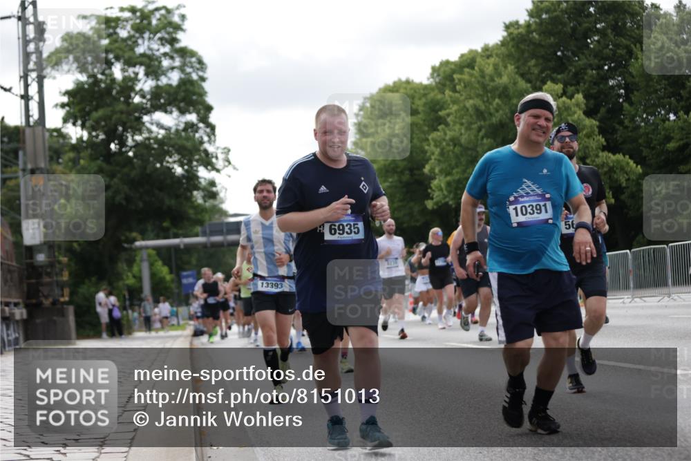 29.06.2025 - hella hamburg halbmarathon Jannik Wohlers http://msf.ph/oto/8151013 29.06.2025 10:14:27 Lombardsbrücke 1071, 1379, 1575, 2046, 2140, 2601, 2690, 3025, 3454, 3507, 3509, 3691, 4641, 5191, 5608, 5800, 5981, 6181, 6248, 6935, 7195, 7439, 8055, 8239, 8522, 8563, 8755, 8854, 9173, 9556, 9663, 9709, 9911, 10391, 10717, 10963, 11611, 11643, 13212, 13366, 13386, 13393, 13673, 13674, 14015, 14195, 14452, 14497, 14999, 15048, 15700, 16208, 16776, 17296, 17453, 17708, 17847, 18015, 18176 meine-sportfotos.de