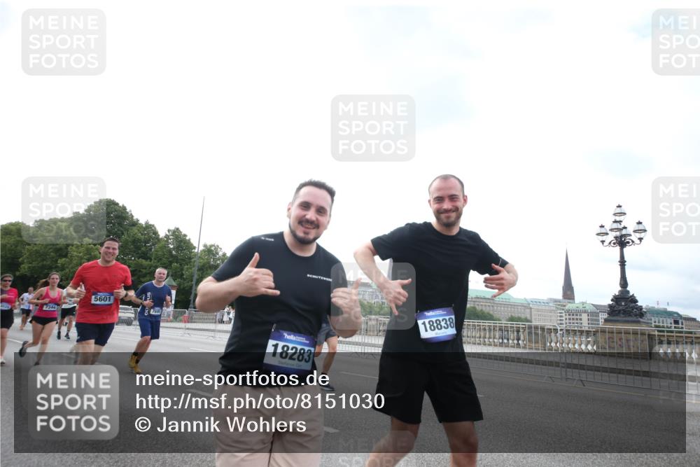 29.06.2025 - hella hamburg halbmarathon Jannik Wohlers http://msf.ph/oto/8151030 29.06.2025 10:31:39 Lombardsbrücke 1311, 2349, 2384, 2672, 2943, 3221, 3239, 3358, 3751, 3752, 3822, 4314, 4605, 4877, 4924, 5156, 5496, 5601, 5658, 5743, 6218, 6252, 6718, 6727, 7135, 7239, 7295, 7344, 7535, 7570, 7695, 7789, 7816, 7898, 8538, 11168, 11462, 12136, 12319, 12663, 12755, 13026, 14029, 14191, 14536, 14599, 15471, 16200, 17118, 17342, 17958, 18283, 18369, 18428, 18838, 18931 meine-sportfotos.de