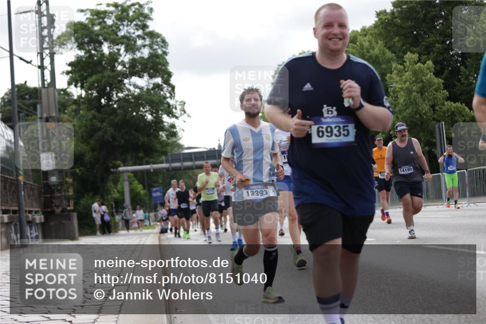 29.06.2025 - hella hamburg halbmarathon Jannik Wohlers http://msf.ph/oto/8151040 29.06.2025 10:14:28 Lombardsbrücke 1071, 1379, 1575, 2046, 2140, 2601, 2690, 3025, 3454, 3507, 3509, 3691, 3844, 4641, 5191, 5608, 5800, 5981, 6181, 6248, 6935, 7195, 7439, 8055, 8239, 8275, 8522, 8563, 8755, 8854, 9113, 9173, 9556, 9663, 9709, 9911, 10391, 10589, 10717, 10963, 11611, 11643, 13212, 13366, 13386, 13393, 13673, 13674, 13683, 14015, 14195, 14452, 14497, 14999, 15037, 15038, 15048, 15700, 16208, 16776, 17296, 17453, 17708, 17847, 18015, 18176 meine-sportfotos.de