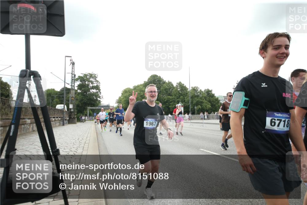 29.06.2025 - hella hamburg halbmarathon Jannik Wohlers http://msf.ph/oto/8151088 29.06.2025 10:31:51 Lombardsbrücke 1311, 1987, 2349, 2943, 3022, 3365, 3707, 3778, 3822, 4314, 4365, 4605, 4857, 4924, 5496, 5658, 5743, 6218, 6252, 7135, 7239, 7344, 7535, 7570, 7789, 8124, 8127, 8175, 8787, 8914, 8993, 9125, 9206, 9706, 9765, 10248, 10828, 10924, 11168, 11225, 11362, 11462, 11787, 11972, 12136, 12443, 12936, 13284, 13423, 13959, 13960, 14029, 14099, 14105, 14191, 14494, 14599, 15120, 15364, 15471, 15987, 16200, 17958, 18369, 18931 meine-sportfotos.de