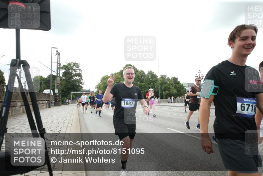 29.06.2025 - hella hamburg halbmarathon Jannik Wohlers http://msf.ph/oto/8151095 29.06.2025 10:31:51 Lombardsbrücke 1311, 1987, 2349, 2943, 3022, 3365, 3707, 3778, 3822, 4314, 4365, 4605, 4857, 4924, 5496, 5658, 5743, 6218, 6252, 7135, 7239, 7344, 7535, 7570, 7789, 8124, 8127, 8175, 8787, 8914, 8993, 9125, 9206, 9706, 9765, 10248, 10828, 10924, 11168, 11225, 11362, 11462, 11787, 11972, 12136, 12443, 12936, 13284, 13423, 13959, 13960, 14029, 14099, 14105, 14191, 14494, 14599, 15120, 15364, 15471, 15987, 16200, 17958, 18369, 18931 meine-sportfotos.de