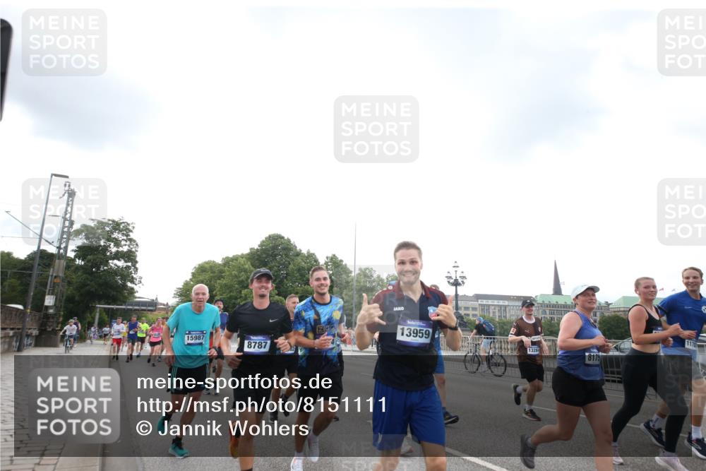 29.06.2025 - hella hamburg halbmarathon Jannik Wohlers http://msf.ph/oto/8151111 29.06.2025 10:31:57 Lombardsbrücke 1640, 1987, 2349, 2943, 3022, 3365, 3653, 3707, 3778, 4314, 4365, 4605, 4857, 5496, 5658, 5743, 5941, 6218, 6252, 6312, 6315, 7239, 7468, 7535, 7702, 8124, 8127, 8175, 8303, 8625, 8787, 8840, 8914, 8993, 9125, 9206, 9706, 9765, 10002, 10248, 10828, 10924, 11168, 11205, 11225, 11362, 11787, 11972, 12136, 12443, 12864, 12936, 13284, 13423, 13959, 13960, 14029, 14099, 14105, 14159, 14191, 14494, 14599, 14788, 14888, 15086, 15088, 15120, 15147, 15364, 15569, 15987 meine-sportfotos.de