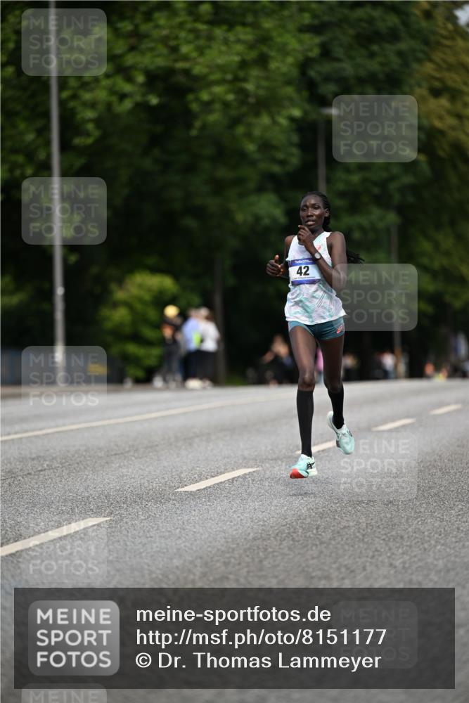 29.06.2025 - hella hamburg halbmarathon Dr. Thomas Lammeyer http://msf.ph/oto/8151177 29.06.2025 09:38:53 Kennedybrücke 42 meine-sportfotos.de