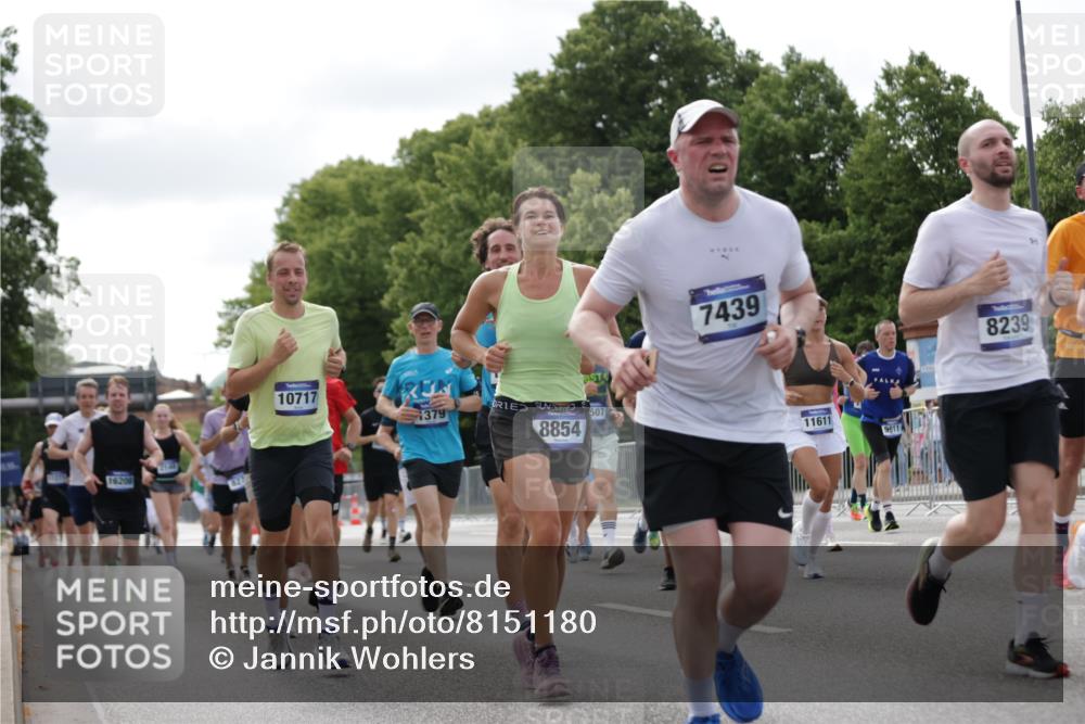 29.06.2025 - hella hamburg halbmarathon Jannik Wohlers http://msf.ph/oto/8151180 29.06.2025 10:14:32 Lombardsbrücke 1071, 1379, 1575, 2046, 2140, 2601, 2690, 3025, 3454, 3507, 3509, 3691, 3844, 4641, 5608, 5800, 6181, 6248, 6935, 7195, 7439, 8055, 8239, 8275, 8522, 8563, 8609, 8755, 8854, 9113, 9173, 9911, 10391, 10589, 10717, 10963, 11271, 11598, 11611, 11643, 11683, 12634, 13212, 13393, 13683, 14015, 14195, 14452, 14497, 14617, 14999, 15037, 15038, 15700, 16208, 16419, 17296, 17453, 17708, 17847, 18015, 18176 meine-sportfotos.de