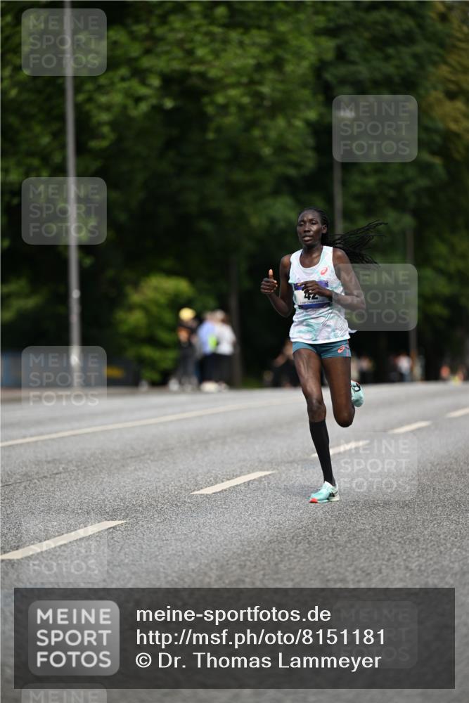 29.06.2025 - hella hamburg halbmarathon Dr. Thomas Lammeyer http://msf.ph/oto/8151181 29.06.2025 09:38:53 Kennedybrücke 42 meine-sportfotos.de