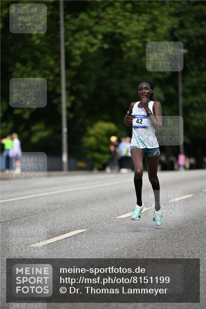 29.06.2025 - hella hamburg halbmarathon Dr. Thomas Lammeyer http://msf.ph/oto/8151199 29.06.2025 09:38:53 Kennedybrücke 42 meine-sportfotos.de