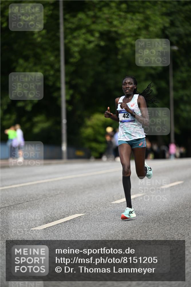 29.06.2025 - hella hamburg halbmarathon Dr. Thomas Lammeyer http://msf.ph/oto/8151205 29.06.2025 09:38:53 Kennedybrücke 42 meine-sportfotos.de