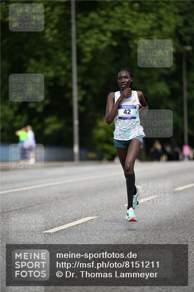 29.06.2025 - hella hamburg halbmarathon Dr. Thomas Lammeyer http://msf.ph/oto/8151211 29.06.2025 09:38:54 Kennedybrücke 42 meine-sportfotos.de