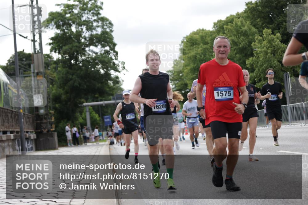 29.06.2025 - hella hamburg halbmarathon Jannik Wohlers http://msf.ph/oto/8151270 29.06.2025 10:14:35 Lombardsbrücke 1071, 1296, 1379, 1575, 1745, 2046, 2140, 2601, 2690, 3025, 3454, 3507, 3509, 3844, 4495, 4641, 5608, 5800, 6181, 6248, 7195, 7439, 7881, 8055, 8237, 8239, 8275, 8522, 8563, 8609, 8854, 9113, 9173, 9911, 9975, 10589, 10717, 10963, 11271, 11598, 11611, 11643, 11683, 12634, 13212, 13393, 13683, 14015, 14195, 14452, 14497, 14617, 14999, 15037, 15038, 15700, 16208, 16419, 17128, 17708, 17847, 18015, 18176 meine-sportfotos.de