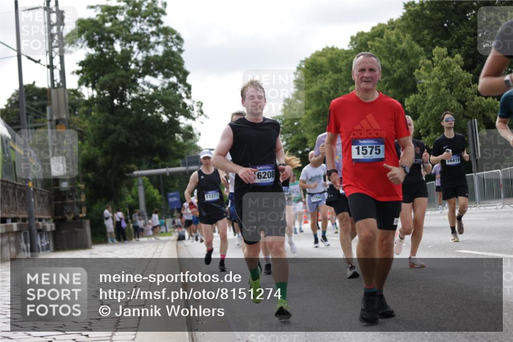 29.06.2025 - hella hamburg halbmarathon Jannik Wohlers http://msf.ph/oto/8151274 29.06.2025 10:14:35 Lombardsbrücke 1071, 1296, 1379, 1575, 1745, 2046, 2140, 2601, 2690, 3025, 3454, 3507, 3509, 3844, 4495, 4641, 5608, 5800, 6181, 6248, 7195, 7439, 7881, 8055, 8237, 8239, 8275, 8522, 8563, 8609, 8854, 9113, 9173, 9911, 9975, 10589, 10717, 10963, 11271, 11598, 11611, 11643, 11683, 12634, 13212, 13393, 13683, 14015, 14195, 14452, 14497, 14617, 14999, 15037, 15038, 15700, 16208, 16419, 17128, 17708, 17847, 18015, 18176 meine-sportfotos.de