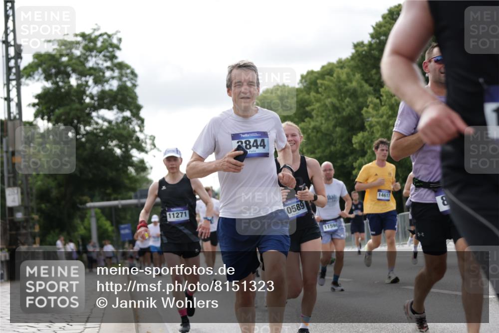 29.06.2025 - hella hamburg halbmarathon Jannik Wohlers http://msf.ph/oto/8151323 29.06.2025 10:14:36 Lombardsbrücke 1071, 1296, 1379, 1575, 1745, 2140, 2281, 2601, 2690, 3025, 3454, 3507, 3509, 3513, 3844, 4495, 4641, 5608, 5800, 6181, 6248, 7195, 7439, 7881, 8237, 8239, 8275, 8522, 8563, 8609, 8854, 9113, 9173, 9911, 9975, 10589, 10717, 10963, 11271, 11598, 11611, 11643, 11683, 12634, 13212, 13393, 13683, 14015, 14195, 14452, 14497, 14617, 14999, 15037, 15038, 15700, 16208, 16419, 17128, 17708, 17847, 18015, 18176 meine-sportfotos.de