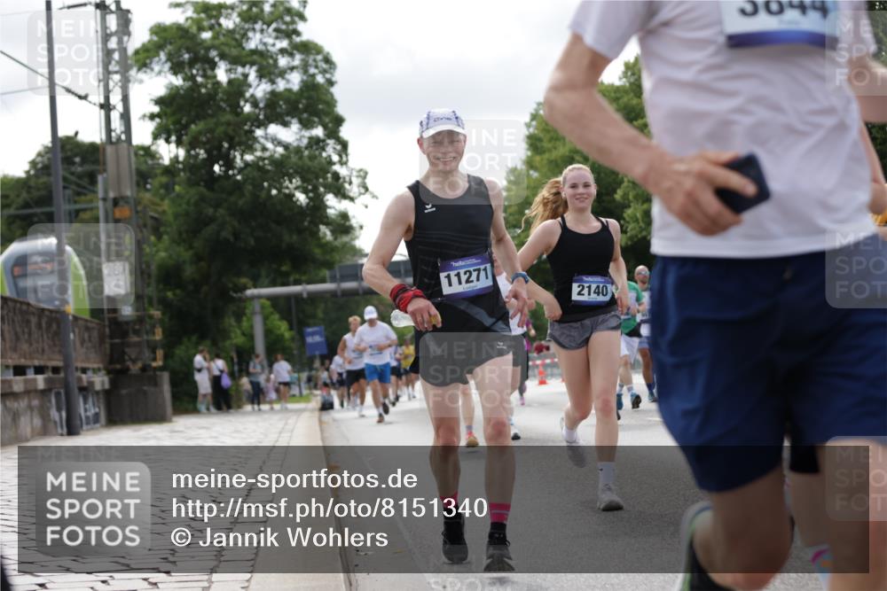 29.06.2025 - hella hamburg halbmarathon Jannik Wohlers http://msf.ph/oto/8151340 29.06.2025 10:14:37 Lombardsbrücke 1071, 1296, 1379, 1575, 1745, 2140, 2281, 2601, 2690, 3025, 3507, 3509, 3513, 3844, 4495, 4641, 5608, 5800, 6181, 6248, 7195, 7439, 7881, 8237, 8239, 8275, 8522, 8563, 8609, 8854, 9113, 9173, 9911, 9975, 10589, 10717, 10963, 11271, 11598, 11611, 11643, 11683, 12634, 13393, 13683, 13881, 14015, 14195, 14452, 14617, 14999, 15037, 15038, 15700, 16208, 16419, 17128, 17708, 17847, 18015, 18176 meine-sportfotos.de