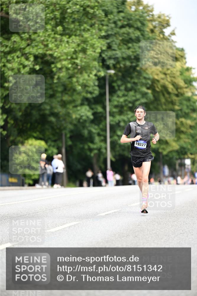 29.06.2025 - hella hamburg halbmarathon Dr. Thomas Lammeyer http://msf.ph/oto/8151342 29.06.2025 09:39:24 Kennedybrücke  meine-sportfotos.de