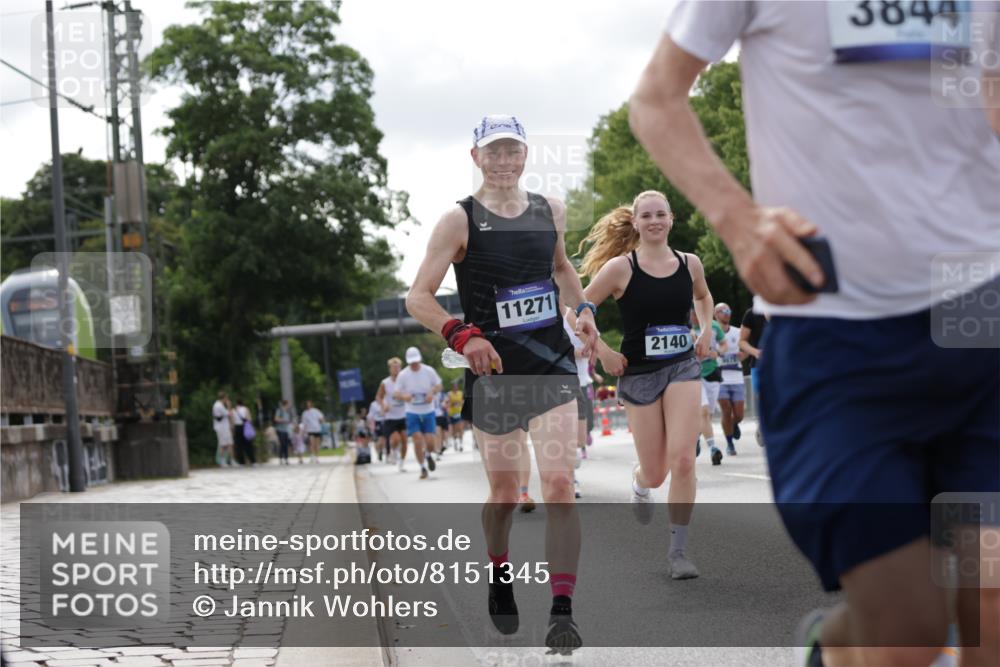 29.06.2025 - hella hamburg halbmarathon Jannik Wohlers http://msf.ph/oto/8151345 29.06.2025 10:14:37 Lombardsbrücke 1071, 1296, 1379, 1575, 1745, 2140, 2281, 2601, 2690, 3025, 3507, 3509, 3513, 3844, 4495, 4641, 5608, 5800, 6181, 6248, 7195, 7439, 7881, 8237, 8239, 8275, 8522, 8563, 8609, 8854, 9113, 9173, 9911, 9975, 10589, 10717, 10963, 11271, 11598, 11611, 11643, 11683, 12634, 13393, 13683, 13881, 14015, 14195, 14452, 14617, 14999, 15037, 15038, 15700, 16208, 16419, 17128, 17708, 17847, 18015, 18176 meine-sportfotos.de