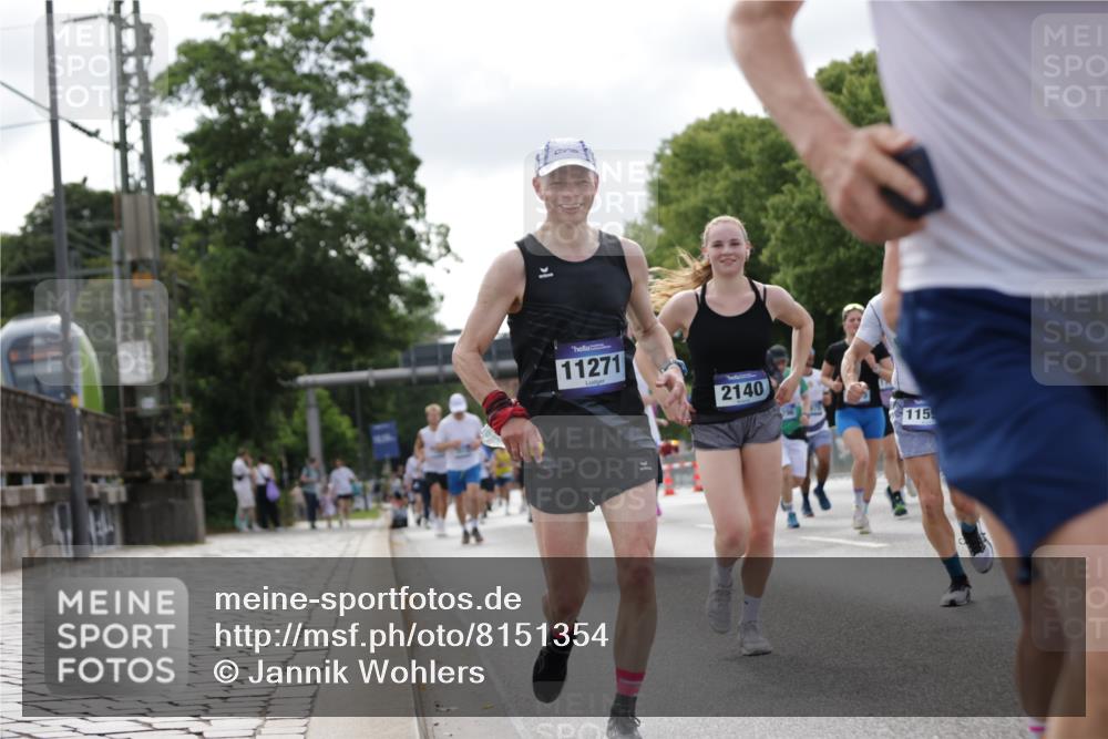 29.06.2025 - hella hamburg halbmarathon Jannik Wohlers http://msf.ph/oto/8151354 29.06.2025 10:14:38 Lombardsbrücke 1071, 1296, 1379, 1575, 1745, 2140, 2281, 2601, 2690, 3025, 3507, 3509, 3513, 3844, 4495, 4641, 5608, 5800, 6181, 6248, 6317, 7195, 7439, 7881, 8237, 8239, 8275, 8522, 8563, 8609, 8854, 9113, 9911, 9975, 10589, 10717, 10963, 11271, 11598, 11611, 11643, 11683, 12634, 13393, 13683, 13881, 14195, 14452, 14617, 14999, 15037, 15038, 16208, 16419, 17128, 17708, 17847, 18015, 18176 meine-sportfotos.de