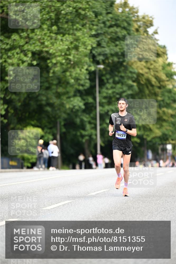29.06.2025 - hella hamburg halbmarathon Dr. Thomas Lammeyer http://msf.ph/oto/8151355 29.06.2025 09:39:24 Kennedybrücke  meine-sportfotos.de