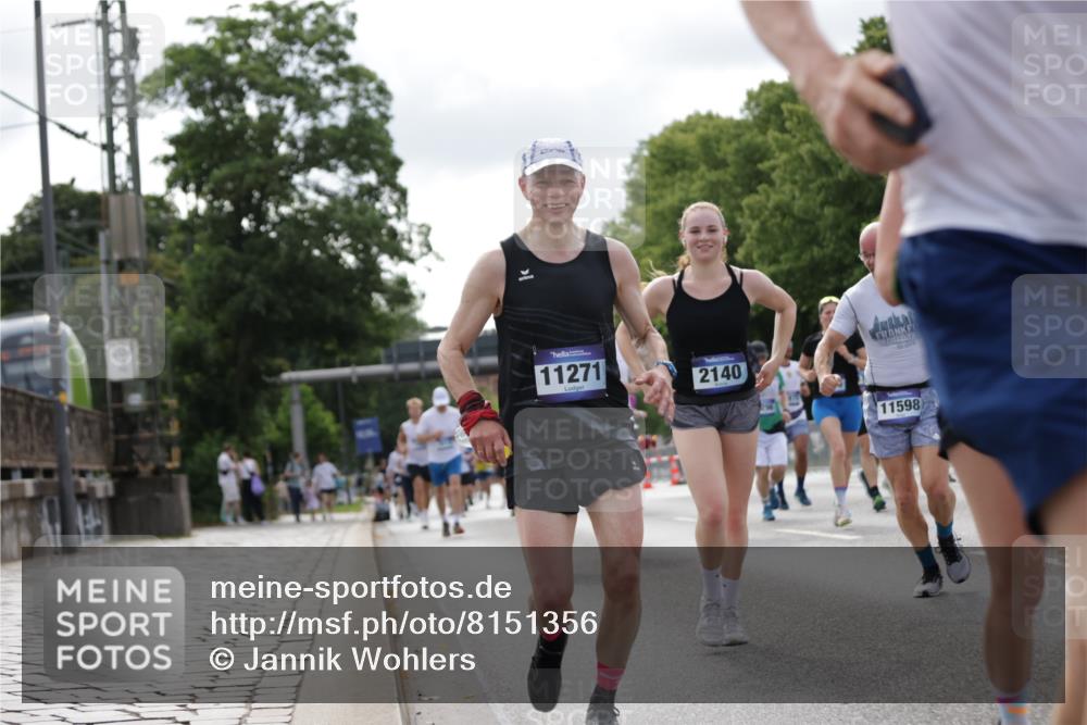 29.06.2025 - hella hamburg halbmarathon Jannik Wohlers http://msf.ph/oto/8151356 29.06.2025 10:14:38 Lombardsbrücke 1071, 1296, 1379, 1575, 1745, 2140, 2281, 2601, 2690, 3025, 3507, 3509, 3513, 3844, 4495, 4641, 5608, 5800, 6181, 6248, 6317, 7195, 7439, 7881, 8237, 8239, 8275, 8522, 8563, 8609, 8854, 9113, 9911, 9975, 10589, 10717, 10963, 11271, 11598, 11611, 11643, 11683, 12634, 13393, 13683, 13881, 14195, 14452, 14617, 14999, 15037, 15038, 16208, 16419, 17128, 17708, 17847, 18015, 18176 meine-sportfotos.de
