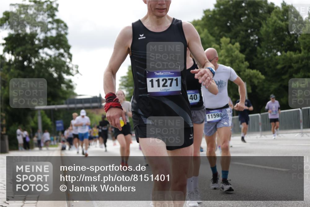 29.06.2025 - hella hamburg halbmarathon Jannik Wohlers http://msf.ph/oto/8151401 29.06.2025 10:14:38 Lombardsbrücke 1071, 1296, 1379, 1575, 1745, 2140, 2281, 2601, 2690, 3025, 3507, 3509, 3513, 3844, 4495, 4641, 5608, 5800, 6181, 6248, 6317, 7195, 7439, 7881, 8237, 8239, 8275, 8522, 8563, 8609, 8854, 9113, 9911, 9975, 10589, 10717, 10963, 11271, 11598, 11611, 11643, 11683, 12634, 13393, 13683, 13881, 14195, 14452, 14617, 14999, 15037, 15038, 16208, 16419, 17128, 17708, 17847, 18015, 18176 meine-sportfotos.de