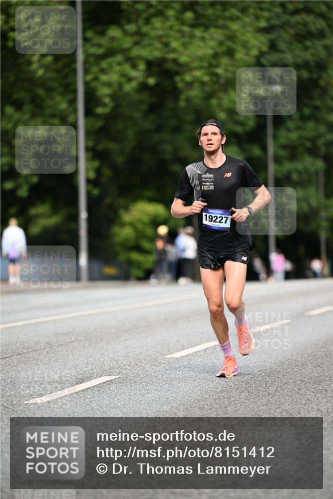 29.06.2025 - hella hamburg halbmarathon Dr. Thomas Lammeyer http://msf.ph/oto/8151412 29.06.2025 09:39:26 Kennedybrücke  meine-sportfotos.de