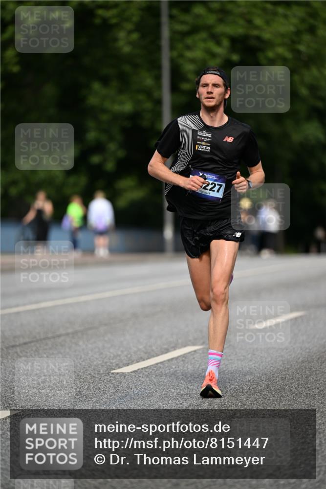 29.06.2025 - hella hamburg halbmarathon Dr. Thomas Lammeyer http://msf.ph/oto/8151447 29.06.2025 09:39:27 Kennedybrücke  meine-sportfotos.de