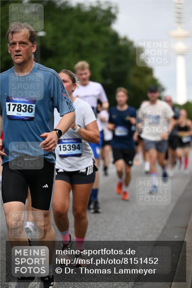 29.06.2025 - hella hamburg halbmarathon Dr. Thomas Lammeyer http://msf.ph/oto/8151452 29.06.2025 10:07:01 Kennedybrücke 1414, 2142, 2619, 2685, 2712, 2780, 2819, 3225, 4204, 4665, 5734, 6208, 6295, 6752, 6815, 6997, 7323, 7869, 7888, 8003, 8364, 8481, 8483, 8624, 9006, 10128, 10295 meine-sportfotos.de