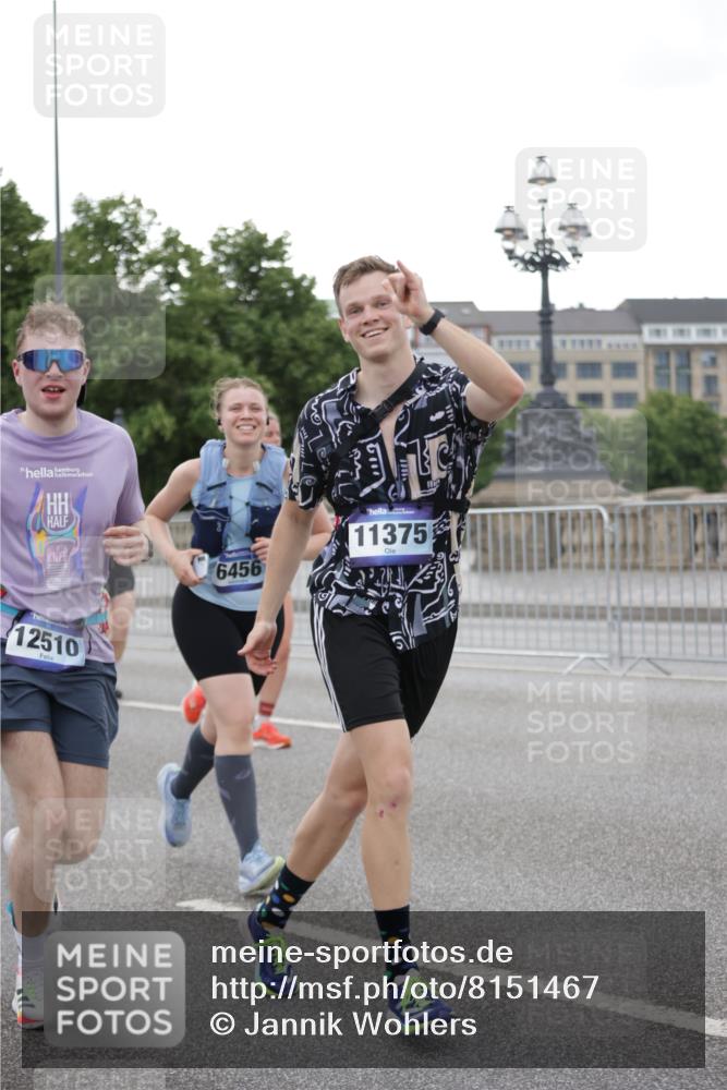 29.06.2025 - hella hamburg halbmarathon Jannik Wohlers http://msf.ph/oto/8151467 29.06.2025 10:51:41 Lombardsbrücke 1418, 1978, 3038, 4087, 4273, 4436, 4598, 4606, 5062, 6403, 6404, 6406, 6456, 6985, 7682, 8194, 8196, 8250, 8251, 8621, 9460, 9730, 10342, 10533, 10673, 11101, 11126, 11127, 11375, 12089, 12510, 12525, 12969, 13538, 14215, 14235, 14720, 15128, 16015, 16234, 17253, 17277, 17902, 18078, 18221, 18615, 18780, 18975 meine-sportfotos.de
