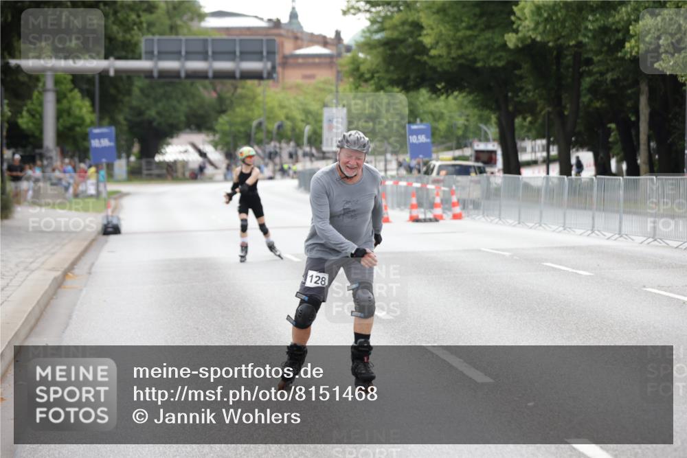 29.06.2025 - hella hamburg halbmarathon Jannik Wohlers http://msf.ph/oto/8151468 29.06.2025 09:21:23 Lombardsbrücke  meine-sportfotos.de