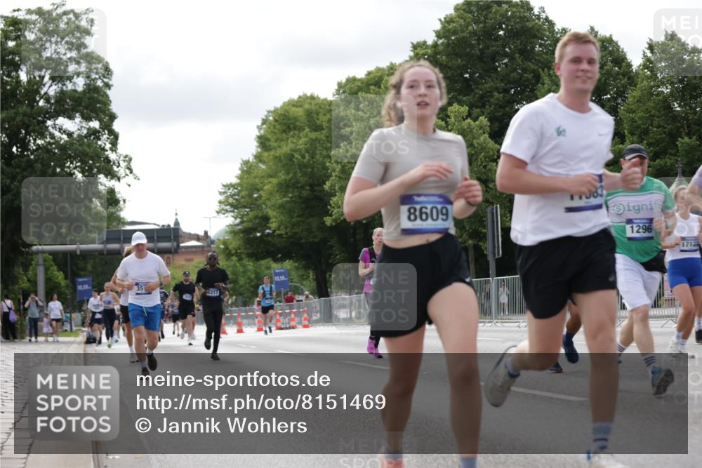 29.06.2025 - hella hamburg halbmarathon Jannik Wohlers http://msf.ph/oto/8151469 29.06.2025 10:14:41 Lombardsbrücke 1296, 1379, 1524, 1575, 1745, 2140, 2281, 3507, 3509, 3513, 3650, 3844, 4495, 4641, 5800, 6181, 6248, 6317, 7439, 7881, 8237, 8239, 8275, 8522, 8563, 8609, 8854, 9113, 9911, 9975, 10589, 10717, 11271, 11598, 11611, 11683, 12634, 13393, 13683, 13881, 14195, 14617, 14999, 15037, 15038, 16208, 16419, 17128, 17708, 17847, 18176, 18800 meine-sportfotos.de