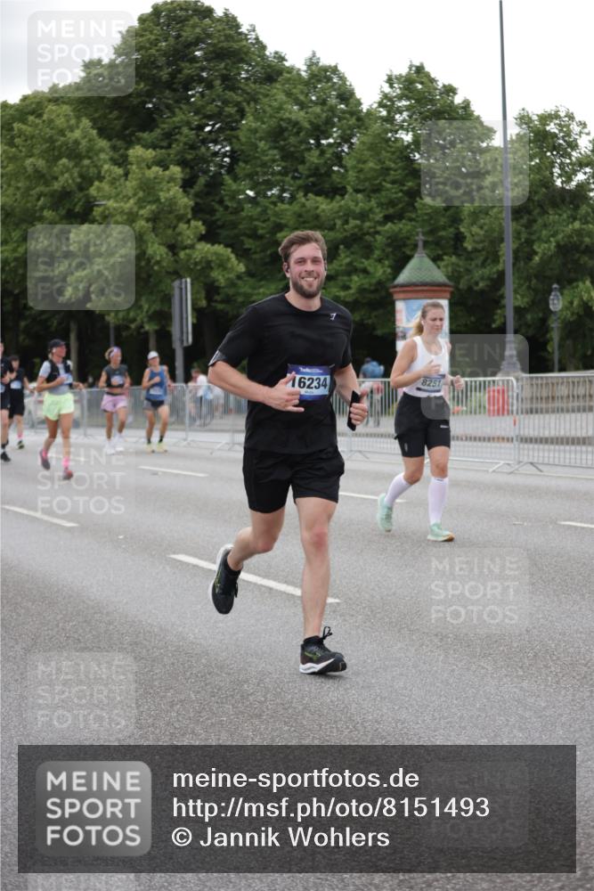 29.06.2025 - hella hamburg halbmarathon Jannik Wohlers http://msf.ph/oto/8151493 29.06.2025 10:51:42 Lombardsbrücke 1418, 1978, 3038, 4087, 4273, 4436, 4598, 4606, 5062, 5262, 6403, 6404, 6406, 6456, 6985, 7682, 7691, 8194, 8196, 8250, 8251, 8621, 9460, 9730, 10342, 10533, 10673, 11101, 11126, 11127, 11375, 12089, 12510, 12525, 12969, 13538, 14215, 14235, 14720, 15128, 16015, 16234, 17253, 17277, 17326, 17327, 17902, 18078, 18221, 18615, 18975 meine-sportfotos.de