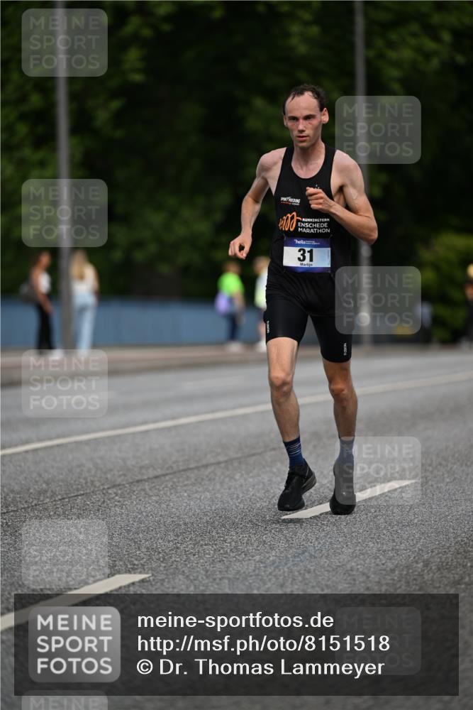 29.06.2025 - hella hamburg halbmarathon Dr. Thomas Lammeyer http://msf.ph/oto/8151518 29.06.2025 09:40:01 Kennedybrücke 31 meine-sportfotos.de
