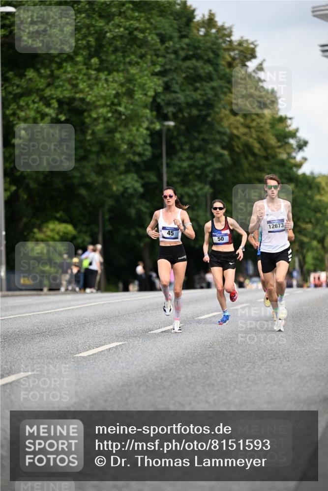 29.06.2025 - hella hamburg halbmarathon Dr. Thomas Lammeyer http://msf.ph/oto/8151593 29.06.2025 09:40:40 Kennedybrücke 45, 50, 3944 meine-sportfotos.de