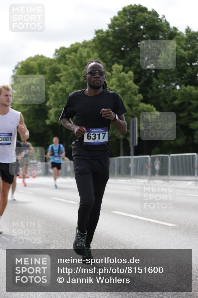 29.06.2025 - hella hamburg halbmarathon Jannik Wohlers http://msf.ph/oto/8151600 29.06.2025 10:14:46 Lombardsbrücke 1296, 1379, 1524, 1575, 1745, 2140, 2281, 3507, 3509, 3513, 3650, 3844, 4495, 4641, 5271, 5800, 5986, 6181, 6248, 6317, 7452, 7881, 8237, 8256, 8275, 8563, 8609, 9113, 9847, 9911, 9975, 10589, 10717, 11271, 11598, 11611, 11683, 12524, 12634, 13683, 13881, 14617, 14999, 15037, 15038, 16208, 16419, 17128, 17708, 17847, 18769, 18800, 18939 meine-sportfotos.de