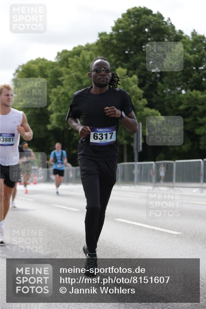 29.06.2025 - hella hamburg halbmarathon Jannik Wohlers http://msf.ph/oto/8151607 29.06.2025 10:14:46 Lombardsbrücke 1296, 1379, 1524, 1575, 1745, 2140, 2281, 3507, 3509, 3513, 3650, 3844, 4495, 4641, 5271, 5800, 5986, 6181, 6248, 6317, 7452, 7881, 8237, 8256, 8275, 8563, 8609, 9113, 9847, 9911, 9975, 10589, 10717, 11271, 11598, 11611, 11683, 12524, 12634, 13683, 13881, 14617, 14999, 15037, 15038, 16208, 16419, 17128, 17708, 17847, 18769, 18800, 18939 meine-sportfotos.de