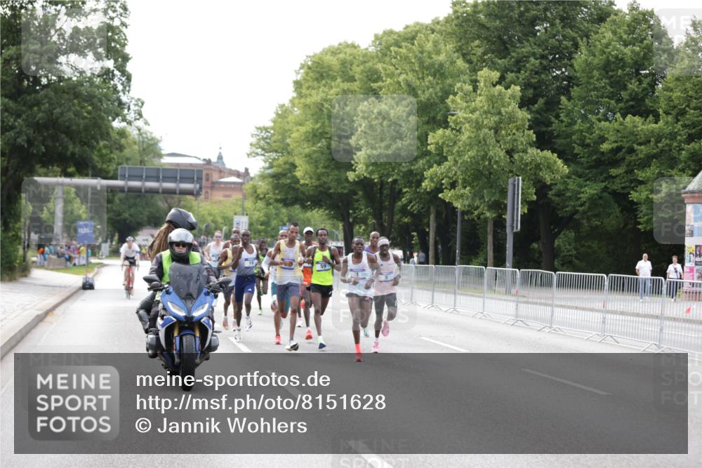 29.06.2025 - hella hamburg halbmarathon Jannik Wohlers http://msf.ph/oto/8151628 29.06.2025 09:30:55 Lombardsbrücke  meine-sportfotos.de