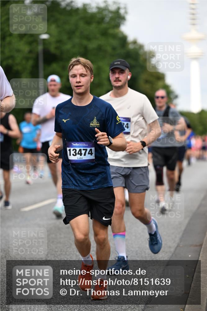 29.06.2025 - hella hamburg halbmarathon Dr. Thomas Lammeyer http://msf.ph/oto/8151639 29.06.2025 10:07:03 Kennedybrücke 1414, 2142, 2619, 2712, 2780, 2810, 2819, 3225, 3630, 4066, 4204, 4665, 5734, 6208, 6752, 6815, 6997, 7869, 7888, 8003, 8364, 8481, 8483, 8624, 9006, 10128, 10295 meine-sportfotos.de