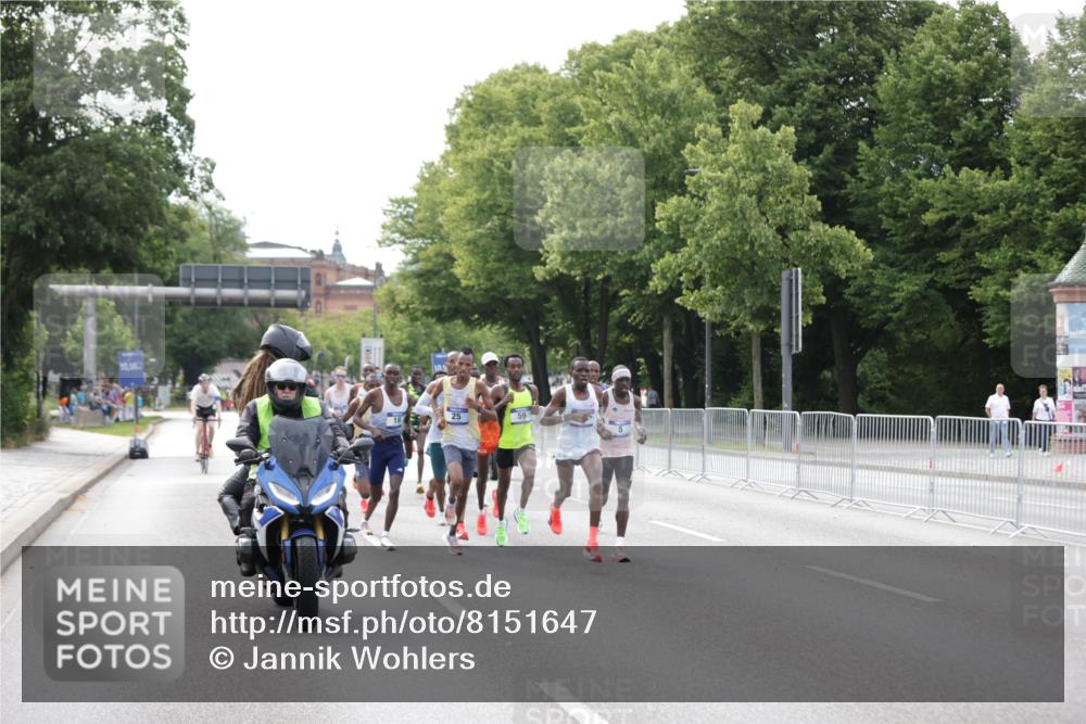 29.06.2025 - hella hamburg halbmarathon Jannik Wohlers http://msf.ph/oto/8151647 29.06.2025 09:30:55 Lombardsbrücke  meine-sportfotos.de
