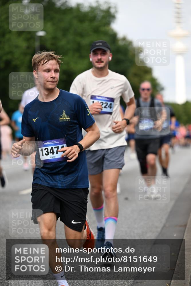29.06.2025 - hella hamburg halbmarathon Dr. Thomas Lammeyer http://msf.ph/oto/8151649 29.06.2025 10:07:03 Kennedybrücke 1414, 2142, 2619, 2712, 2780, 2810, 2819, 3225, 3630, 4066, 4204, 4665, 5734, 6208, 6752, 6815, 6997, 7869, 7888, 8003, 8364, 8481, 8483, 8624, 9006, 10128, 10295 meine-sportfotos.de