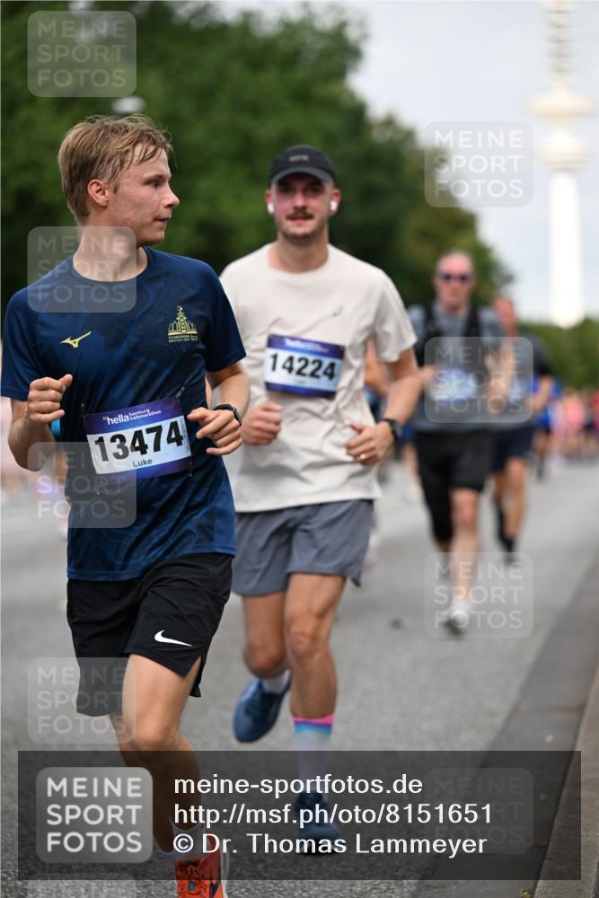 29.06.2025 - hella hamburg halbmarathon Dr. Thomas Lammeyer http://msf.ph/oto/8151651 29.06.2025 10:07:03 Kennedybrücke 1414, 2142, 2619, 2712, 2780, 2810, 2819, 3225, 3630, 4066, 4204, 4665, 5734, 6208, 6752, 6815, 6997, 7869, 7888, 8003, 8364, 8481, 8483, 8624, 9006, 10128, 10295 meine-sportfotos.de