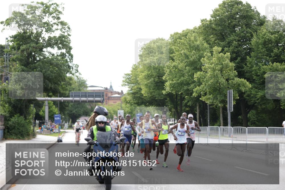 29.06.2025 - hella hamburg halbmarathon Jannik Wohlers http://msf.ph/oto/8151652 29.06.2025 09:30:55 Lombardsbrücke  meine-sportfotos.de