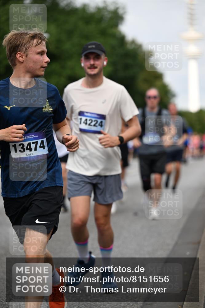 29.06.2025 - hella hamburg halbmarathon Dr. Thomas Lammeyer http://msf.ph/oto/8151656 29.06.2025 10:07:04 Kennedybrücke 1414, 1702, 2142, 2619, 2712, 2780, 2810, 2819, 3225, 3630, 4066, 4204, 4613, 4665, 5734, 6208, 6752, 6815, 6997, 7869, 7888, 8003, 8364, 8481, 8483, 8624, 9006, 10128, 10295 meine-sportfotos.de