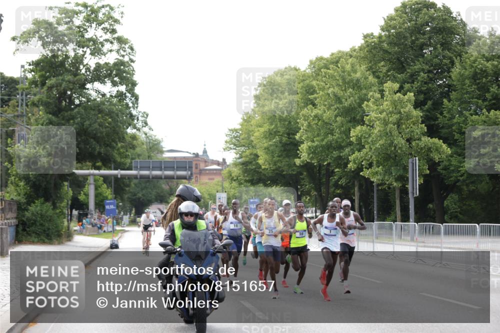 29.06.2025 - hella hamburg halbmarathon Jannik Wohlers http://msf.ph/oto/8151657 29.06.2025 09:30:56 Lombardsbrücke 1, 5, 7, 10, 11, 16, 23, 25, 59 meine-sportfotos.de