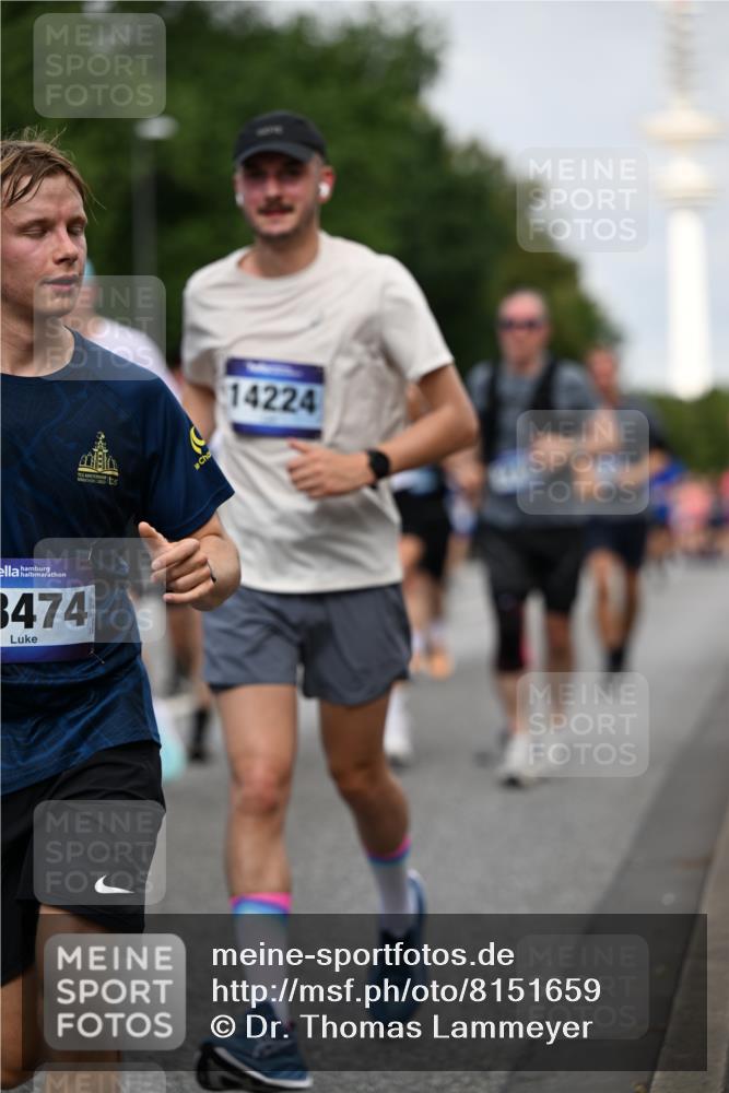 29.06.2025 - hella hamburg halbmarathon Dr. Thomas Lammeyer http://msf.ph/oto/8151659 29.06.2025 10:07:04 Kennedybrücke 1414, 1702, 2142, 2619, 2712, 2780, 2810, 2819, 3225, 3630, 4066, 4204, 4613, 4665, 5734, 6208, 6752, 6815, 6997, 7869, 7888, 8003, 8364, 8481, 8483, 8624, 9006, 10128, 10295 meine-sportfotos.de