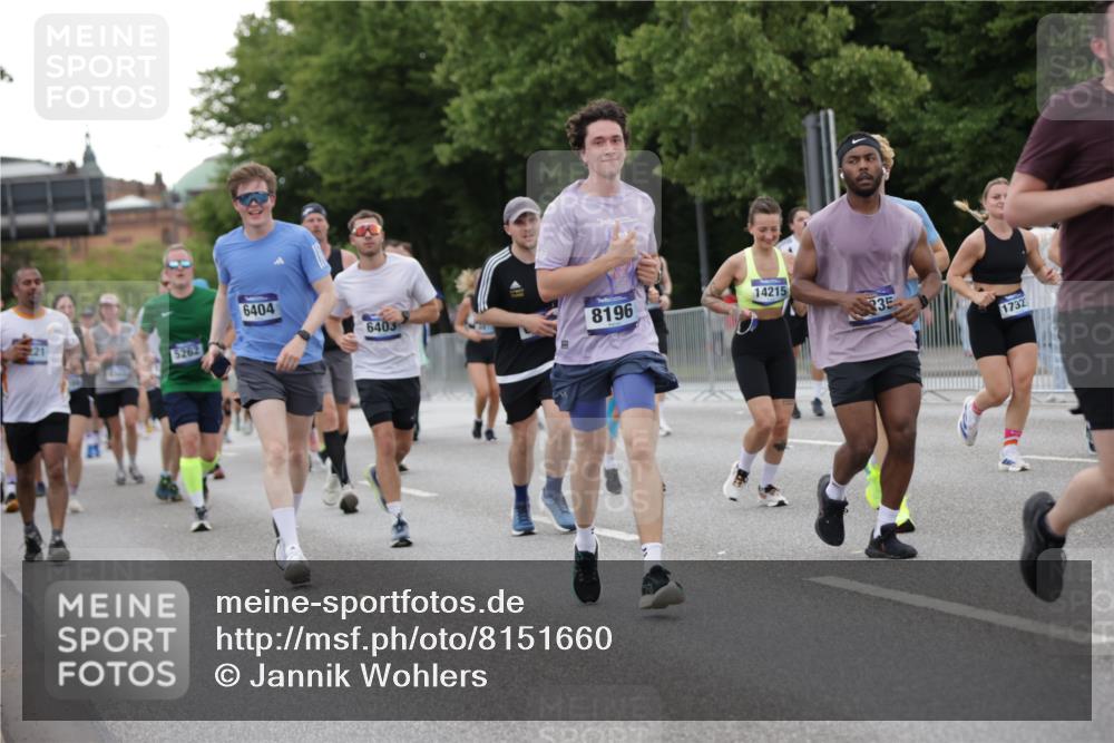 29.06.2025 - hella hamburg halbmarathon Jannik Wohlers http://msf.ph/oto/8151660 29.06.2025 10:51:47 Lombardsbrücke 1418, 1978, 3038, 4087, 4273, 4436, 4598, 4606, 4815, 5062, 5262, 6386, 6403, 6404, 6406, 6456, 6985, 7690, 7691, 8194, 8196, 8250, 8251, 8621, 9368, 9460, 9730, 10296, 10342, 10634, 10673, 10884, 11126, 11127, 11375, 11736, 11899, 11974, 12089, 12247, 12510, 12525, 12558, 12969, 13094, 13538, 14215, 14235, 14720, 16234, 16262, 16492, 16752, 16973, 17253, 17277, 17326, 17327, 18078, 18221, 18668, 18756, 18817 meine-sportfotos.de